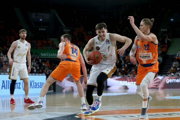 他的职业生 他的职业生