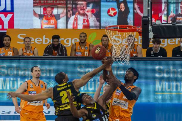 员和球迷都 员和球迷都